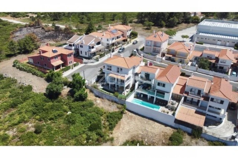 Moradia T4 para Arrendamento em Alcabideche Foto 22