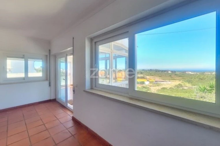 Moradia T4 para Arrendamento em Alcabideche Foto 8