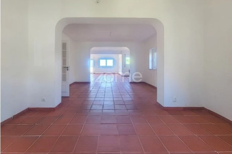 Moradia T4 para Arrendamento em Alcabideche Foto 9