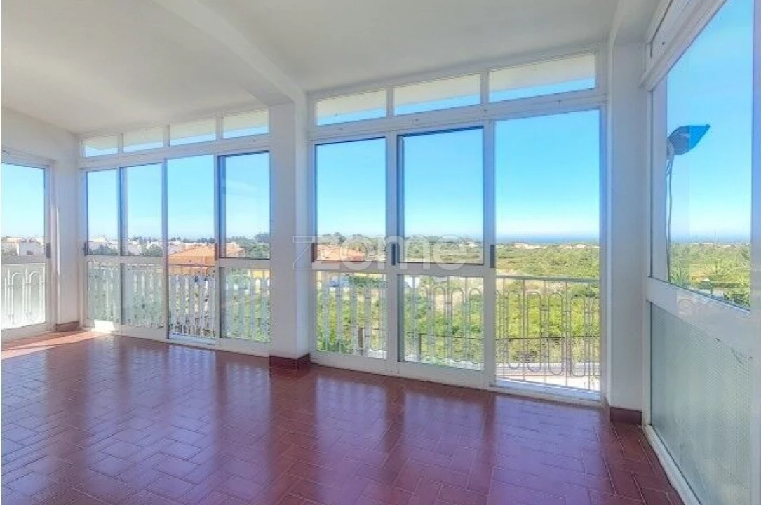 Moradia T4 para Arrendamento em Alcabideche Foto 5