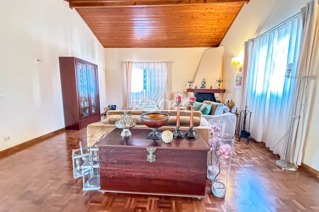 Moradia T4 para Venda em Fajã de Baixo Foto 21