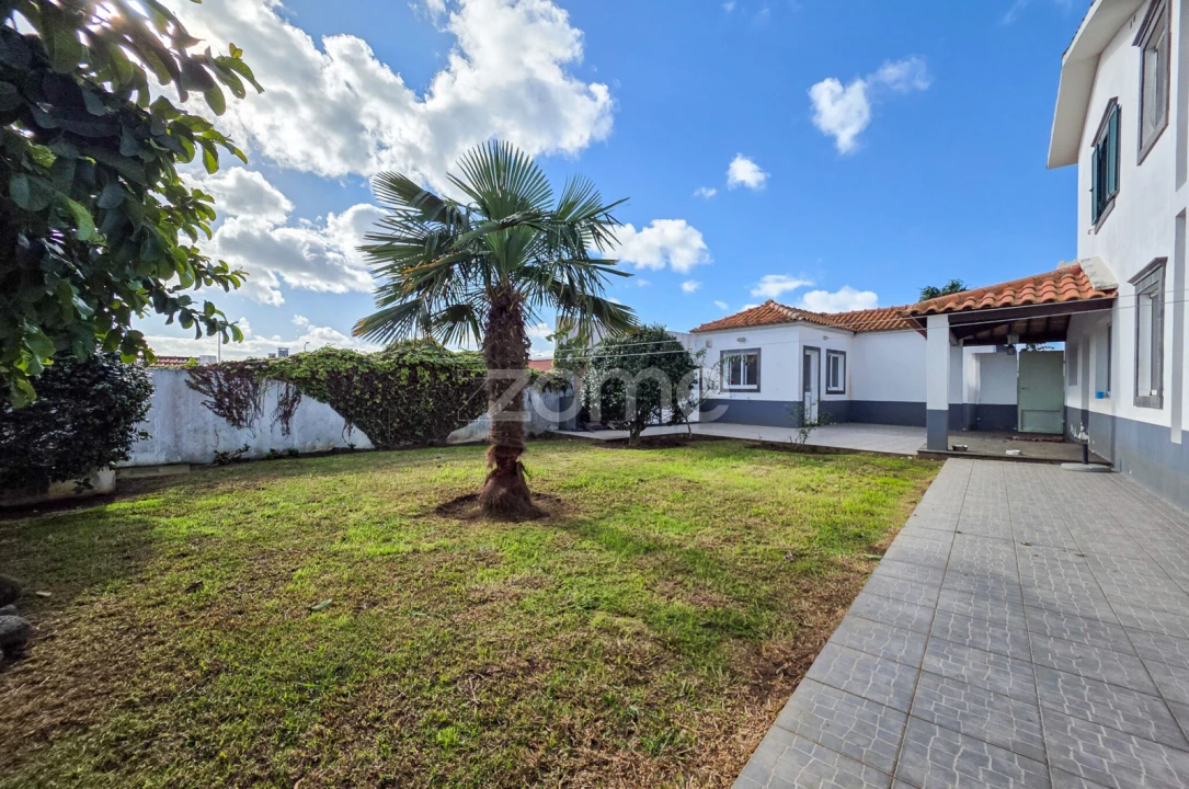 Moradia T4 para Venda em Fajã de Baixo Foto 25