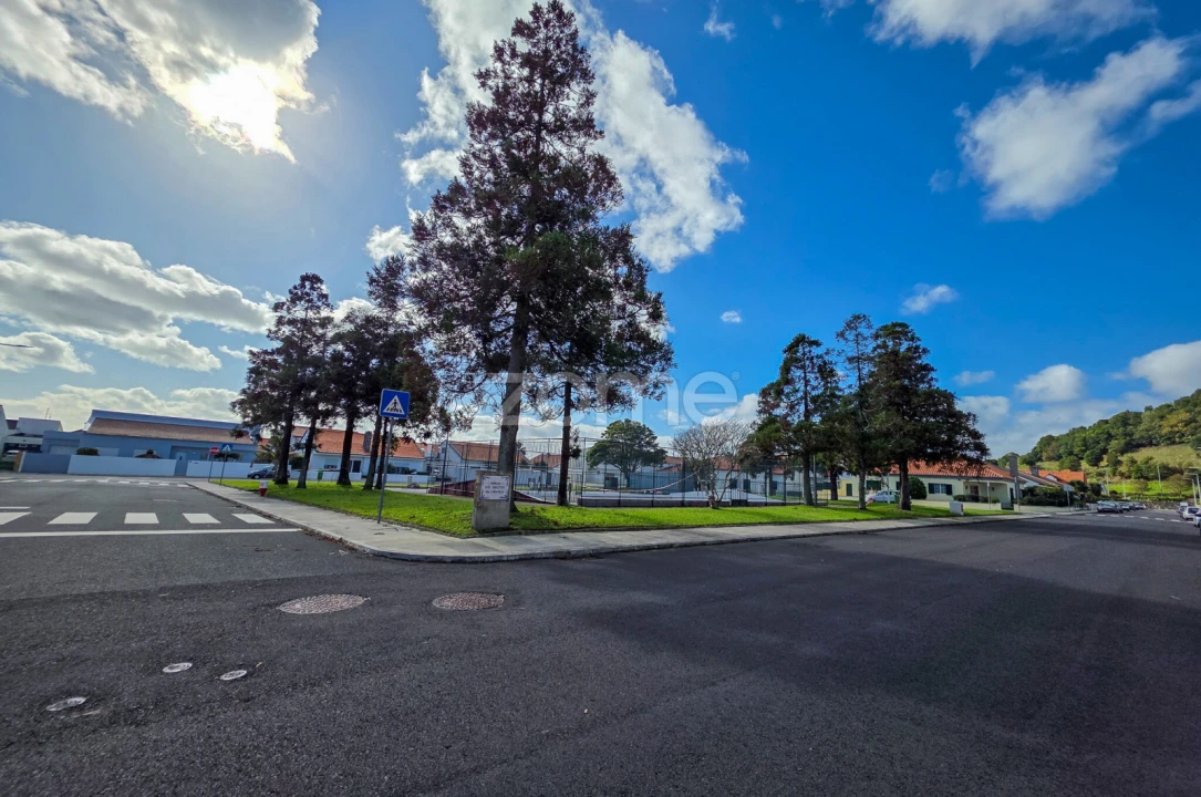 Moradia T4 para Venda em Fajã de Baixo Foto 28