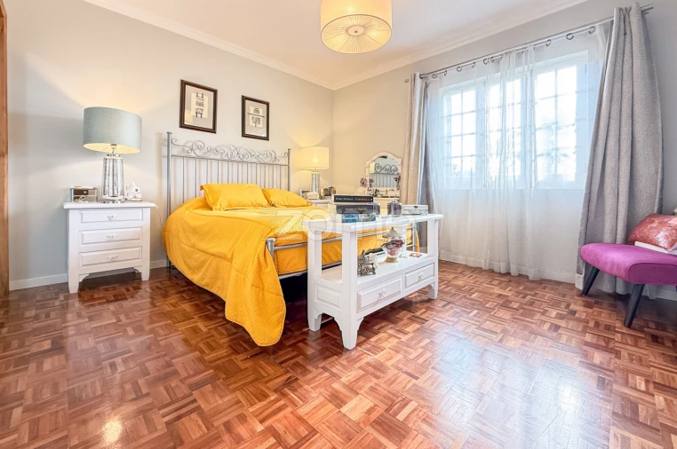 Moradia T4 para Venda em Fajã de Baixo Foto 16