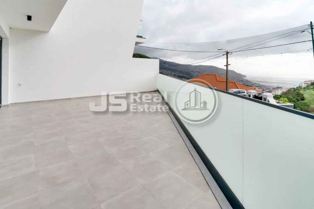 Moradia T3 para Venda em Santo Antonio Foto 6