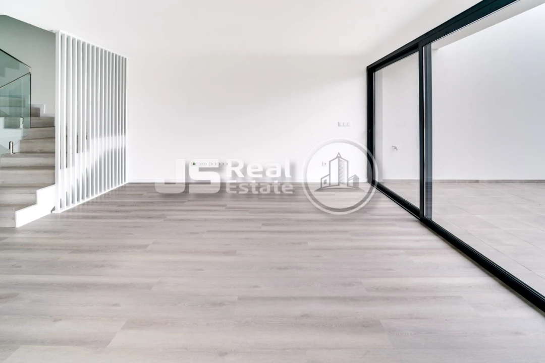 Moradia T3 para Venda em Santo Antonio Foto 11