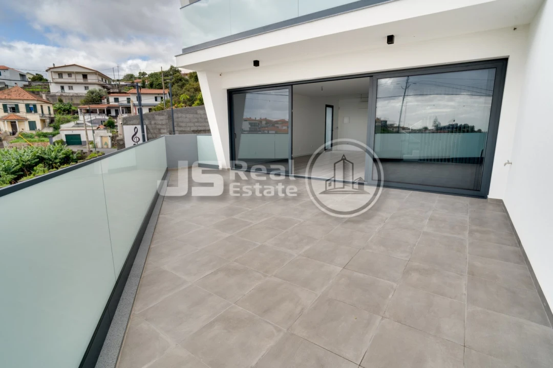 Moradia T3 para Venda em Santo Antonio Foto 5