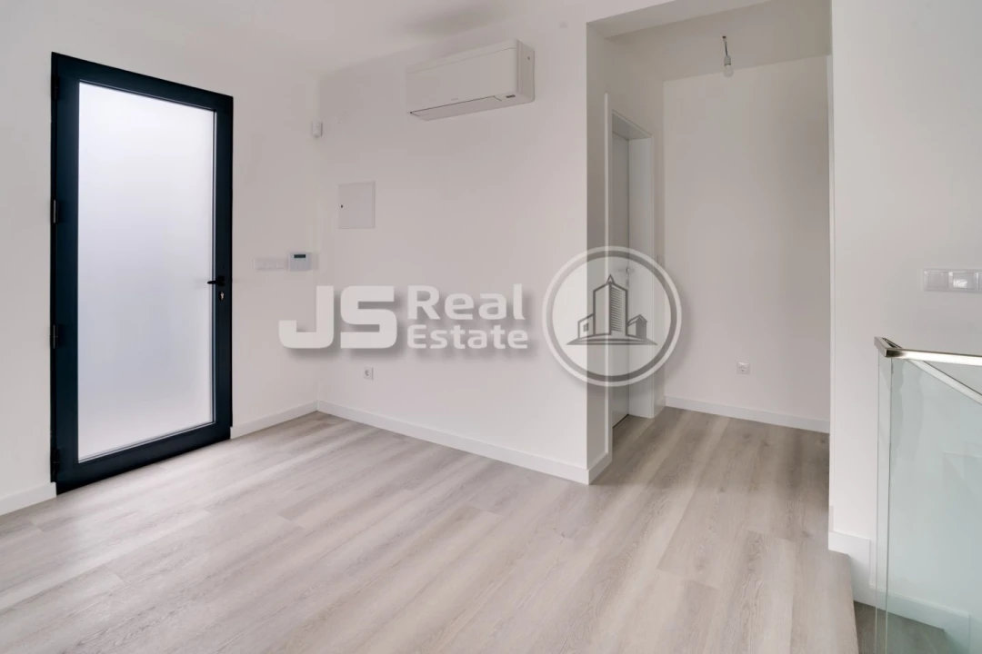 Moradia T3 para Venda em Santo Antonio Foto 14