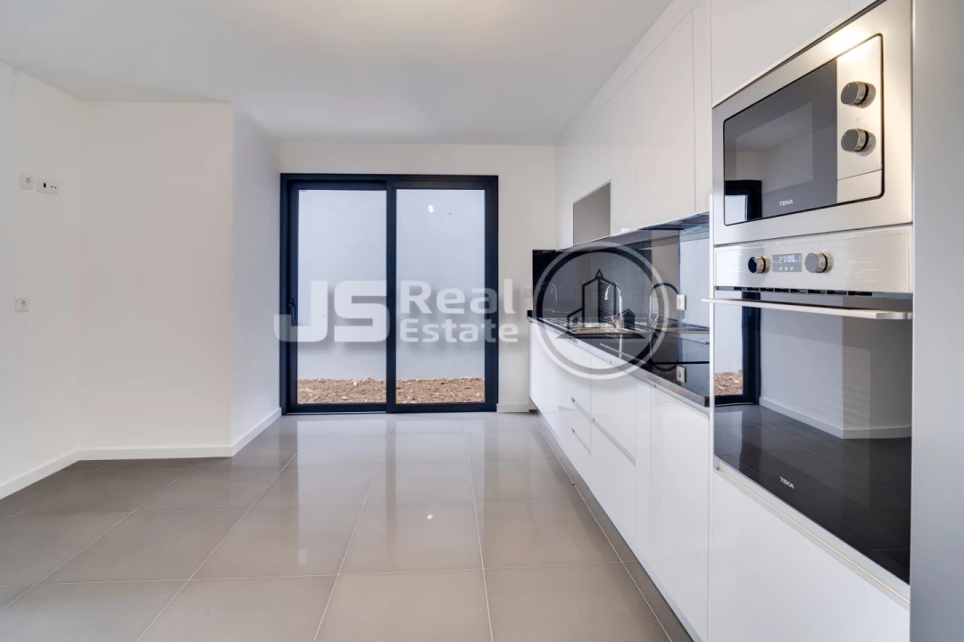 Moradia T3 para Venda em Santo Antonio Foto 17