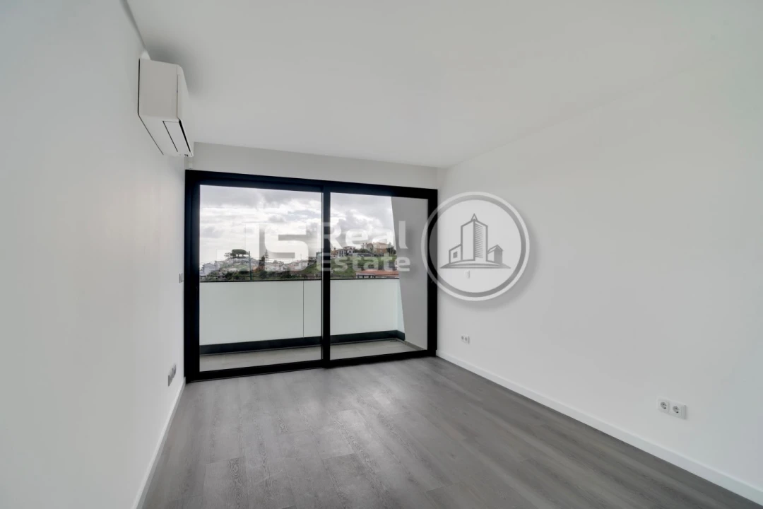 Moradia T3 para Venda em Santo Antonio Foto 22