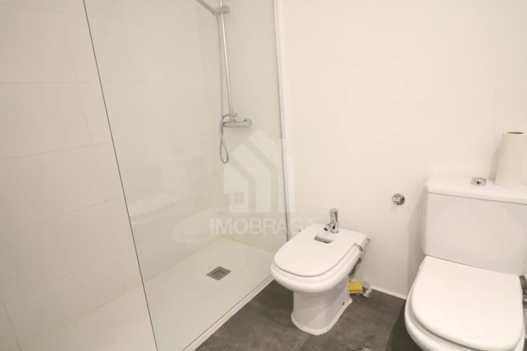 Apartamento T3 para Arrendamento em São Vitor (Braga) Foto 9