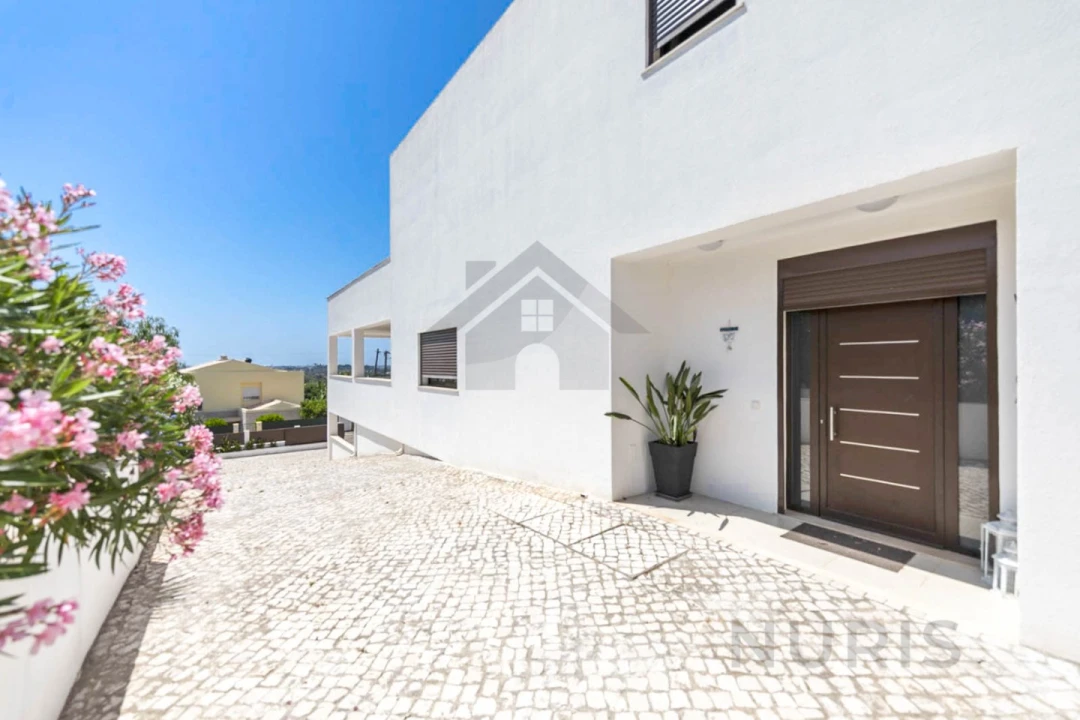 Moradia T4 para Venda em Mexilhoeira Grande Foto 46