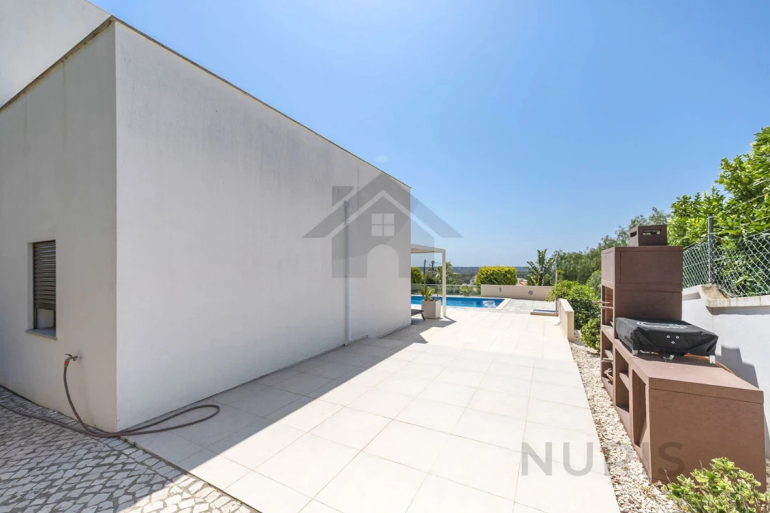 Moradia T4 para Venda em Mexilhoeira Grande Foto 54