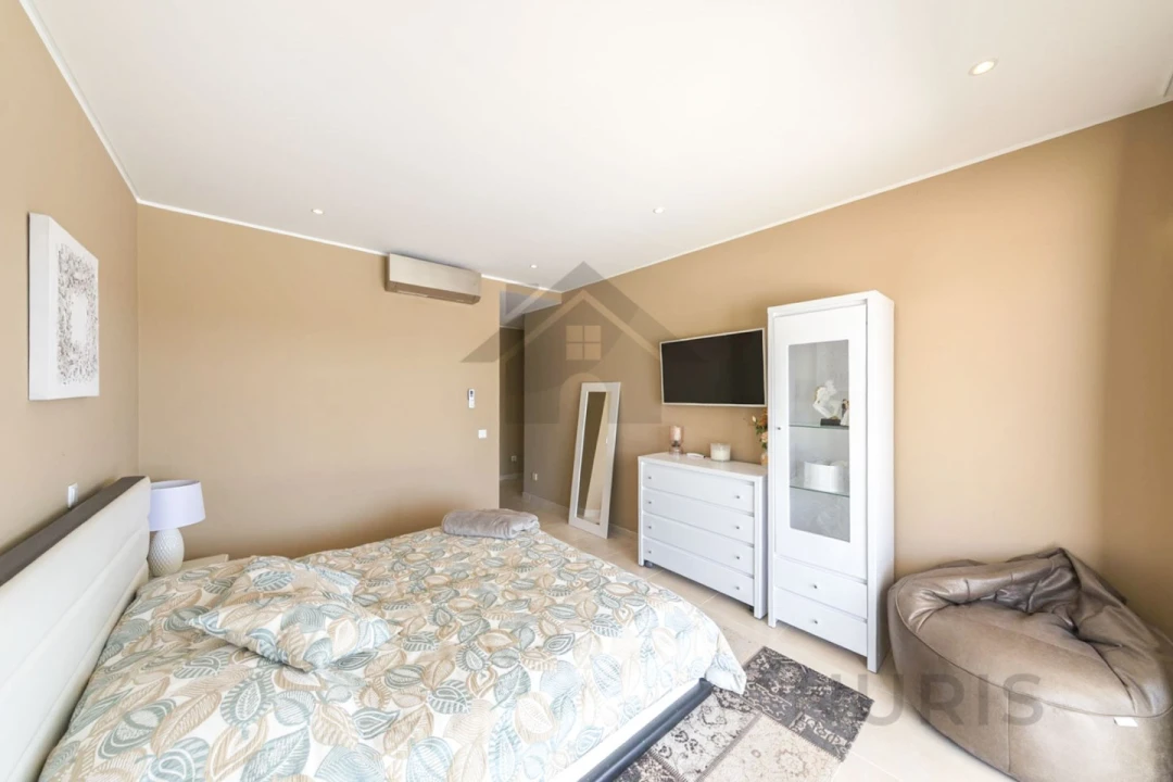 Moradia T4 para Venda em Mexilhoeira Grande Foto 57