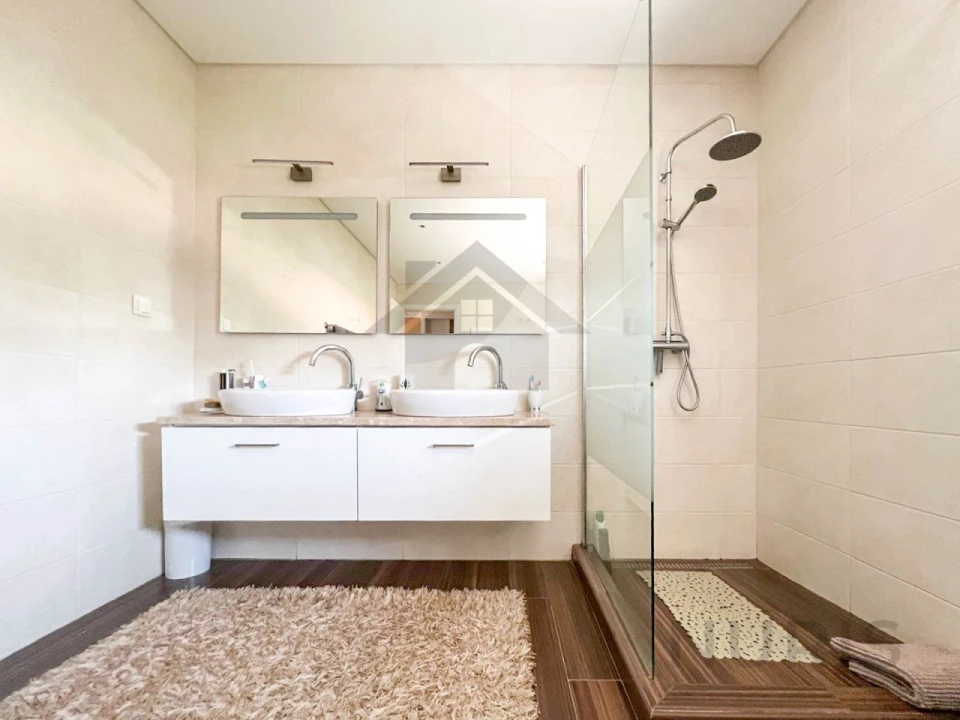 Moradia T4 para Venda em Mexilhoeira Grande Foto 109