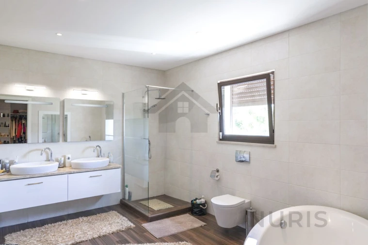 Moradia T4 para Venda em Mexilhoeira Grande Foto 36