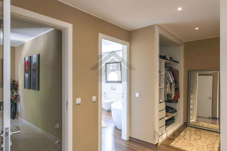 Moradia T4 para Venda em Mexilhoeira Grande Foto 39