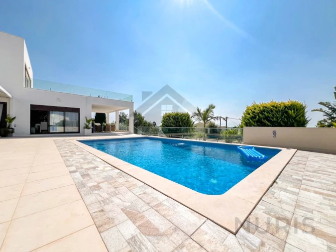 Moradia T4 para Venda em Mexilhoeira Grande Foto 89