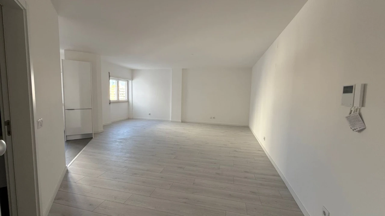 Apartamento T0 para Venda em Buarcos Foto 4