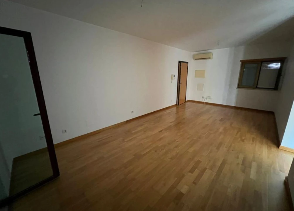 Apartamento T2 para Venda em Loule (São Clemente) Foto 4