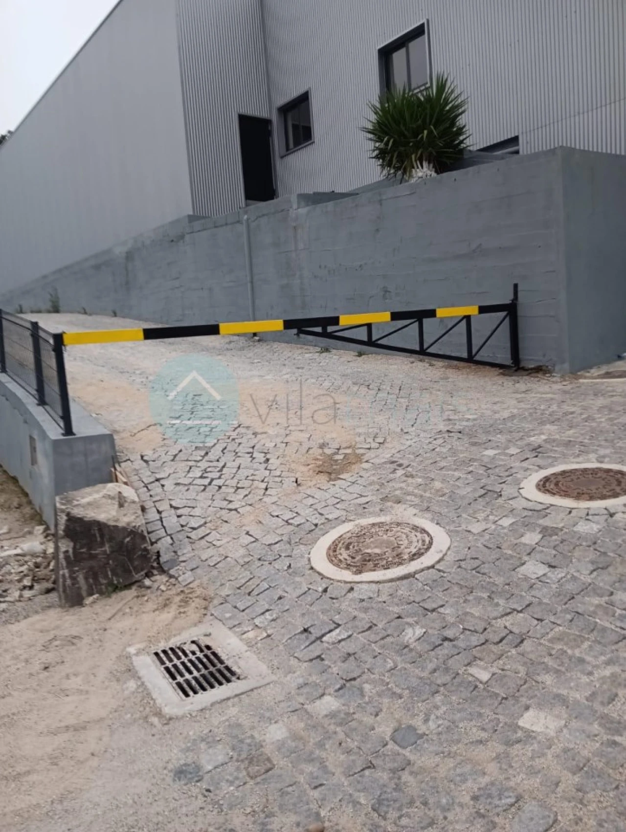 Armazém para Venda em Rebordosa Foto 10