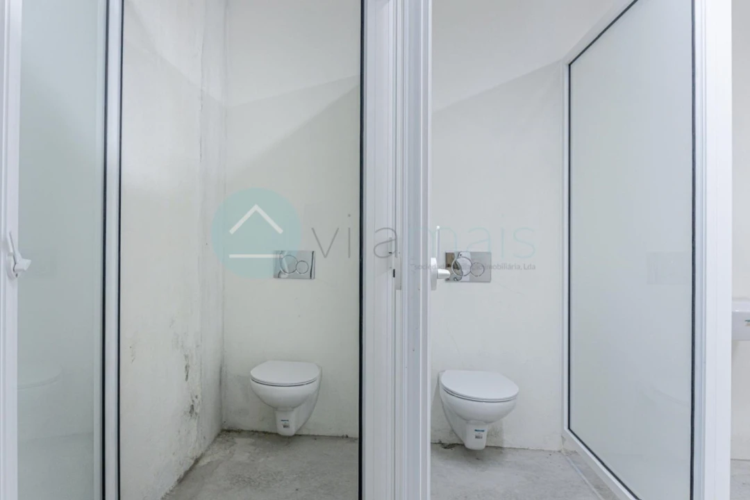 Armazém para Venda em Rebordosa Foto 11