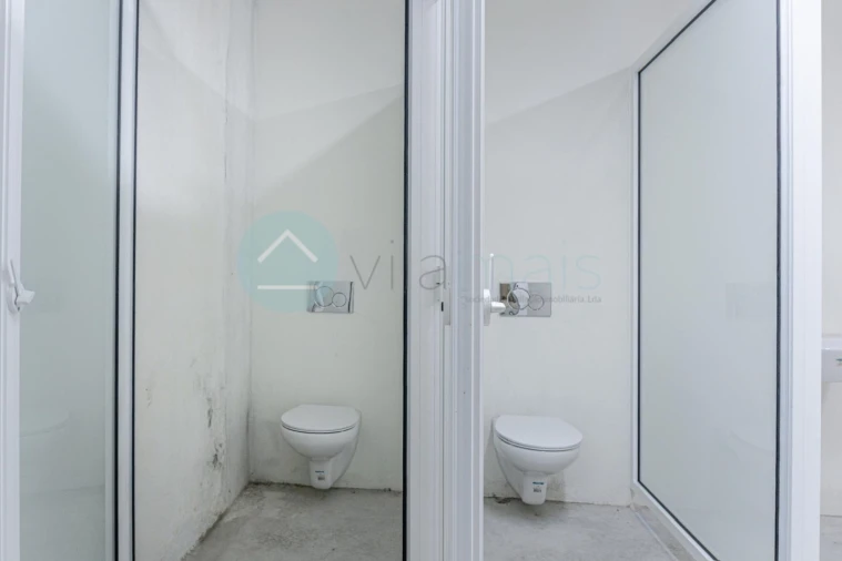 Armazém para Venda em Rebordosa Foto 11