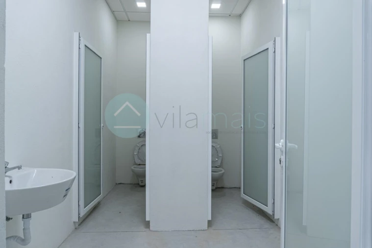 Armazém para Venda em Rebordosa Foto 12