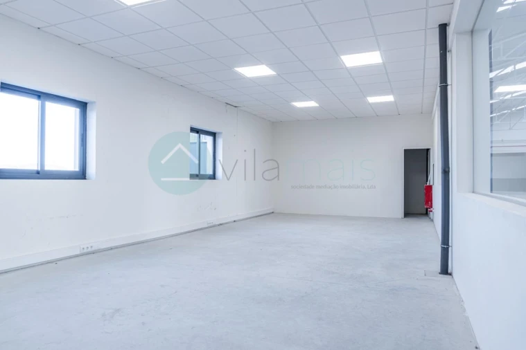 Armazém para Venda em Rebordosa Foto 14