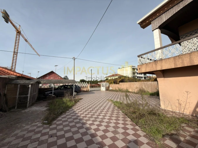 Moradia T4 para Venda em Castêlo da Maia Foto 2