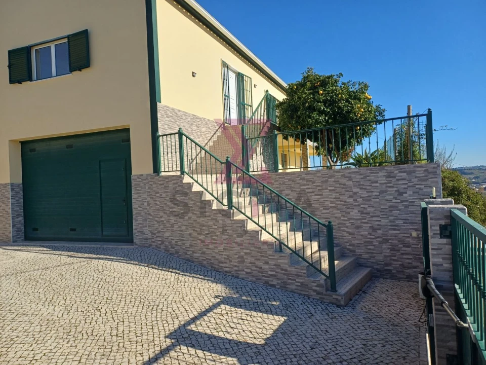 Moradia T3 para Venda em Roliça Foto 2