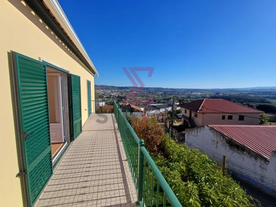 Moradia T3 para Venda em Roliça Foto 7