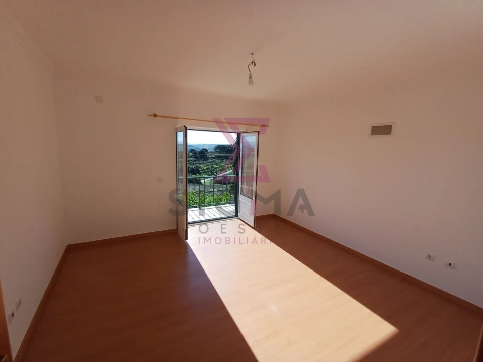 Moradia T3 para Venda em Roliça Foto 13