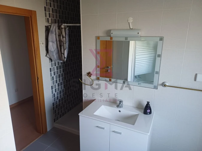 Moradia T3 para Venda em Roliça Foto 24