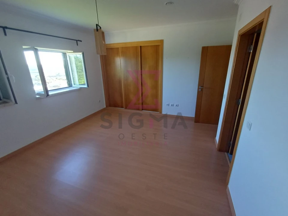 Moradia T3 para Venda em Roliça Foto 17