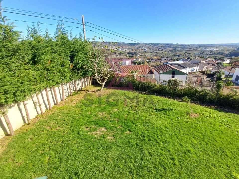 Moradia T3 para Venda em Roliça Foto 8