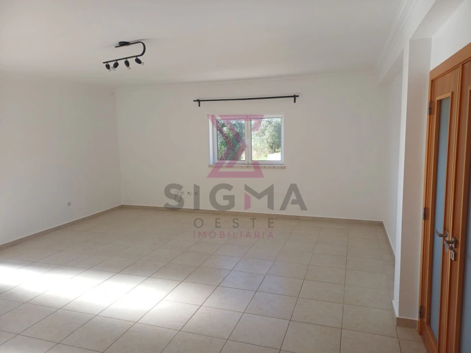 Moradia T3 para Venda em Roliça Foto 11