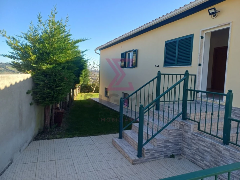 Moradia T3 para Venda em Roliça Foto 6