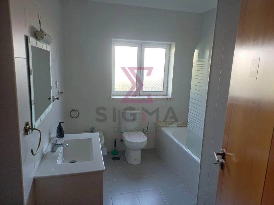 Moradia T3 para Venda em Roliça Foto 23