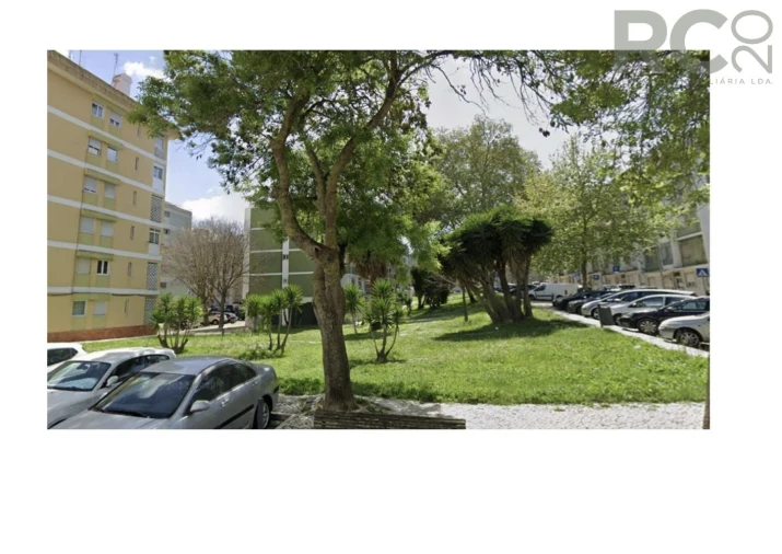 Apartamento T2 para Venda em Benfica Foto 3