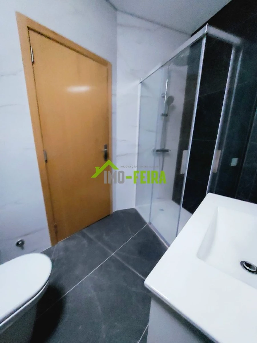 Apartamento T0 para Venda em Ovar, São João, Arada e São Vicente de Pereira Jusã Foto 10