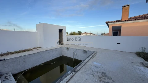 Moradia T5 para Venda em Azeitão (São Lourenço e São Simão)
