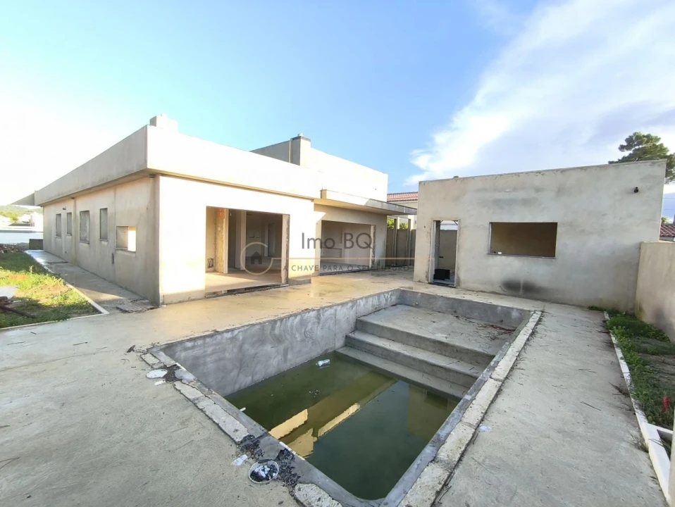 Moradia T5 para Venda em Azeitão (São Lourenço e São Simão) Foto 1