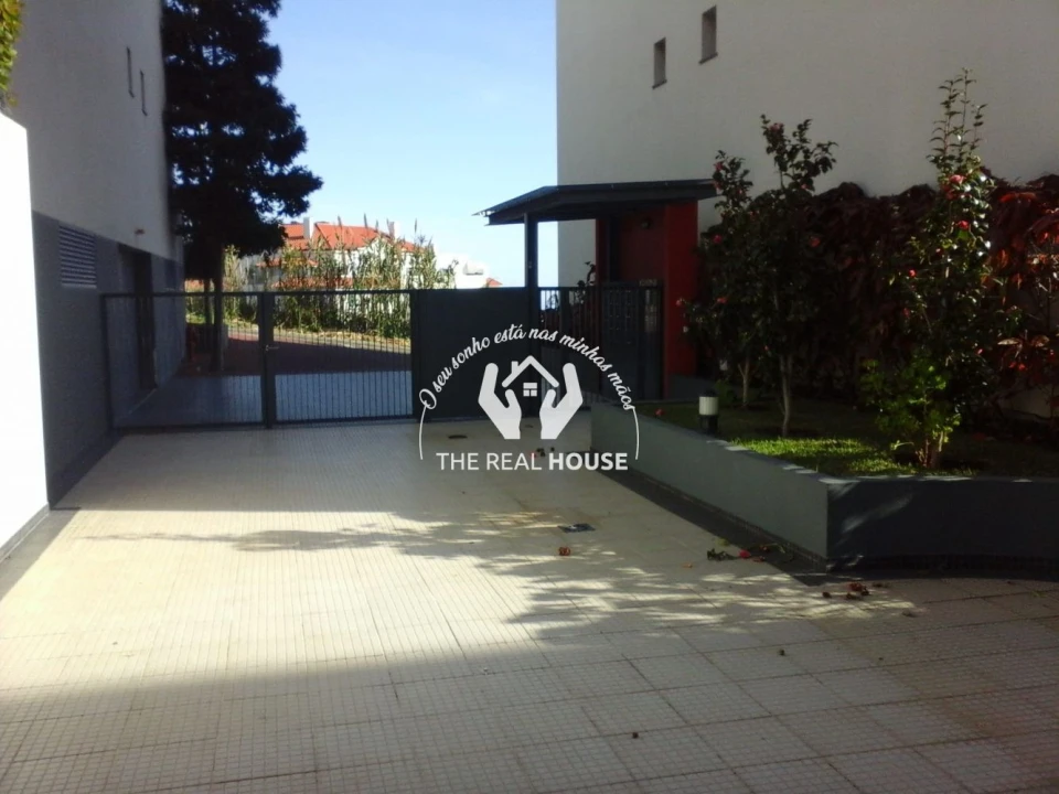 Apartamento T2 para Venda em Caniço Foto 20