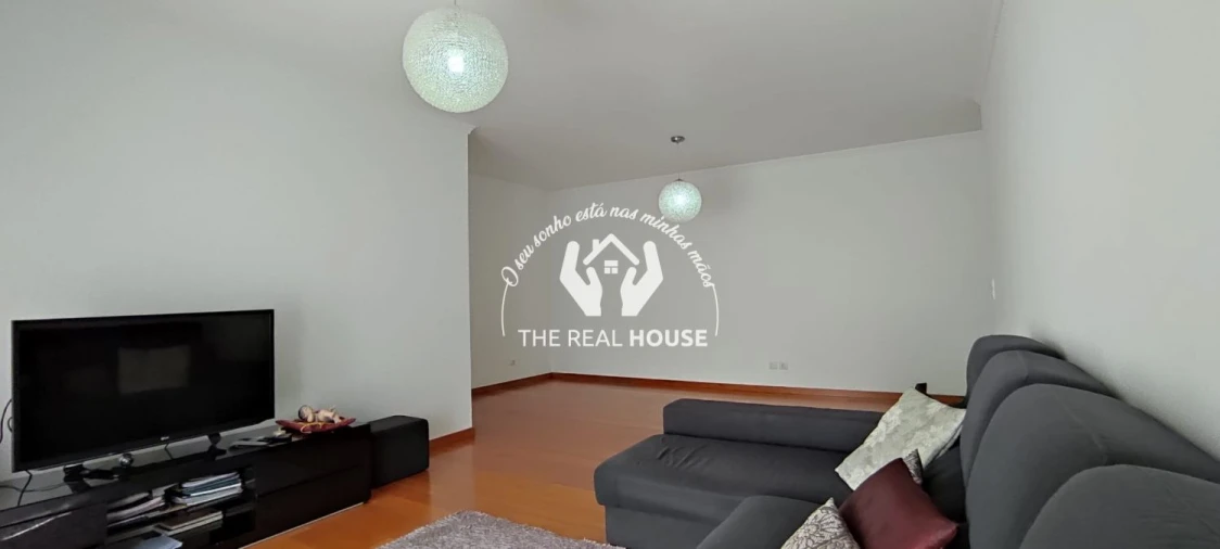 Apartamento T2 para Venda em Caniço Foto 5