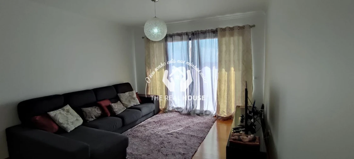 Apartamento T2 para Venda em Caniço Foto 4