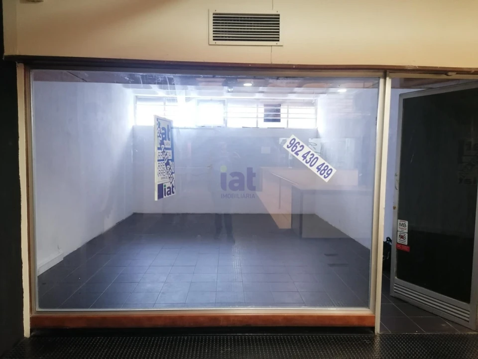 Loja para Arrendamento em São Mamede de Infesta e Senhora da Hora Foto 1