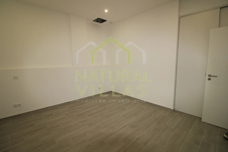 Apartamento T3 para Venda em Faro (Sé e São Pedro) Foto 9