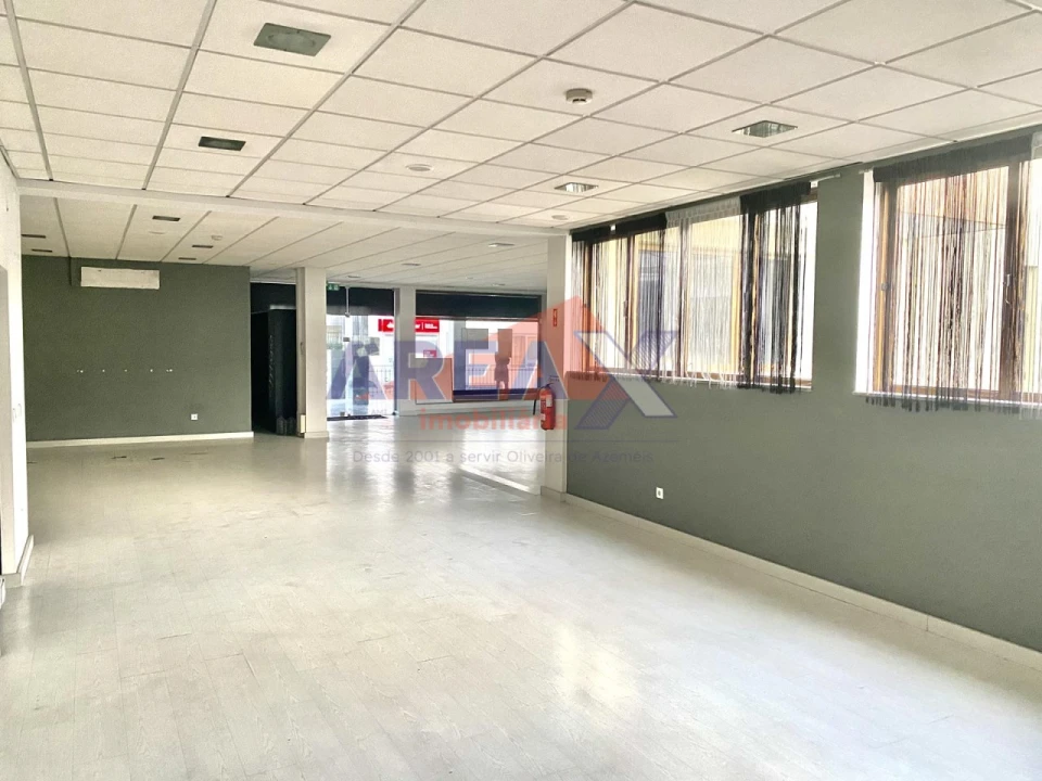 Loja para Arrendamento em O. Azeméis, Riba-Ul, Ul, Macinhata Seixa, Madail Foto 5