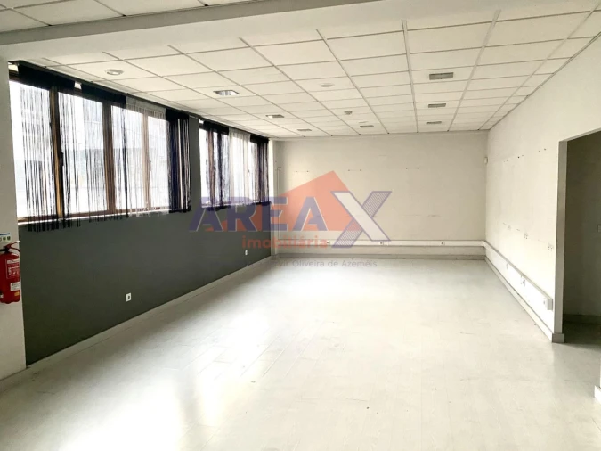 Loja para Arrendamento em O. Azeméis, Riba-Ul, Ul, Macinhata Seixa, Madail Foto 3